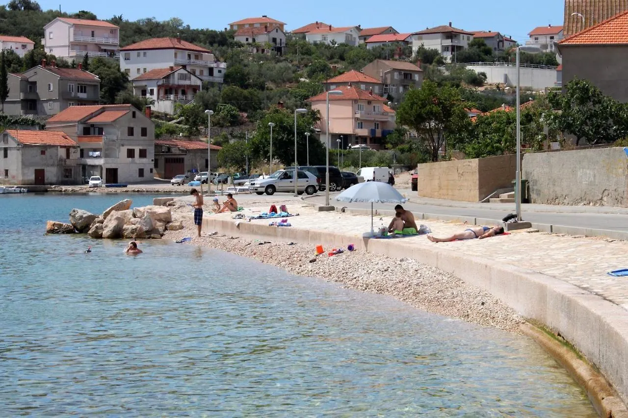 Apartments With A Parking Space Kali, Ugljan - 14590 Croatia