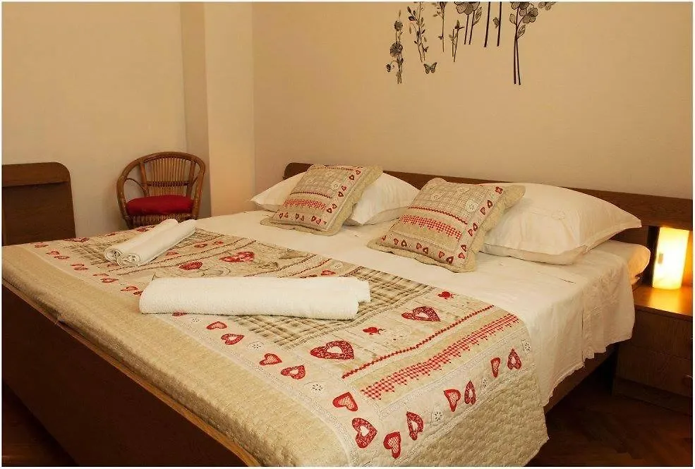 Apartments With A Parking Space Kali, Ugljan - 14590 Croatia