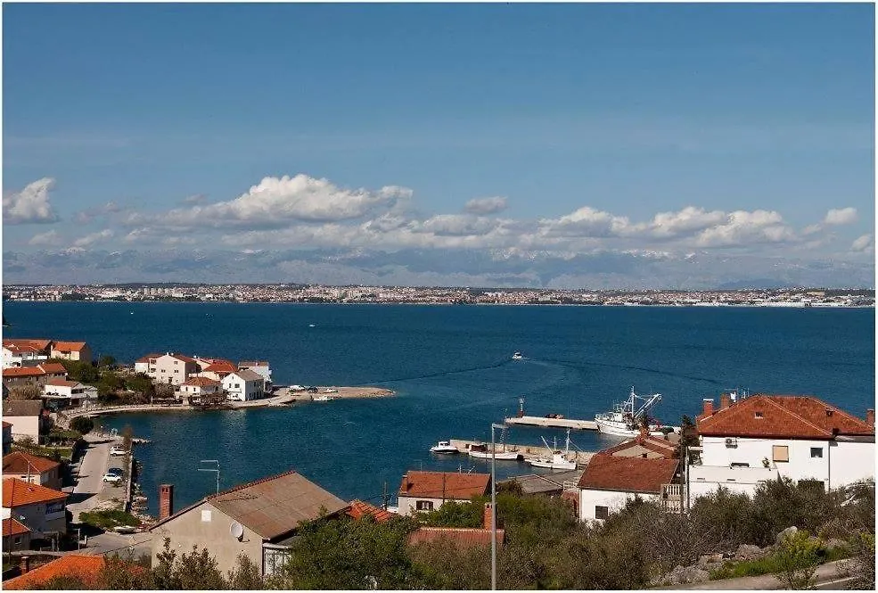 Apartments With A Parking Space Kali, Ugljan - 14590 0*, Kali Croatia